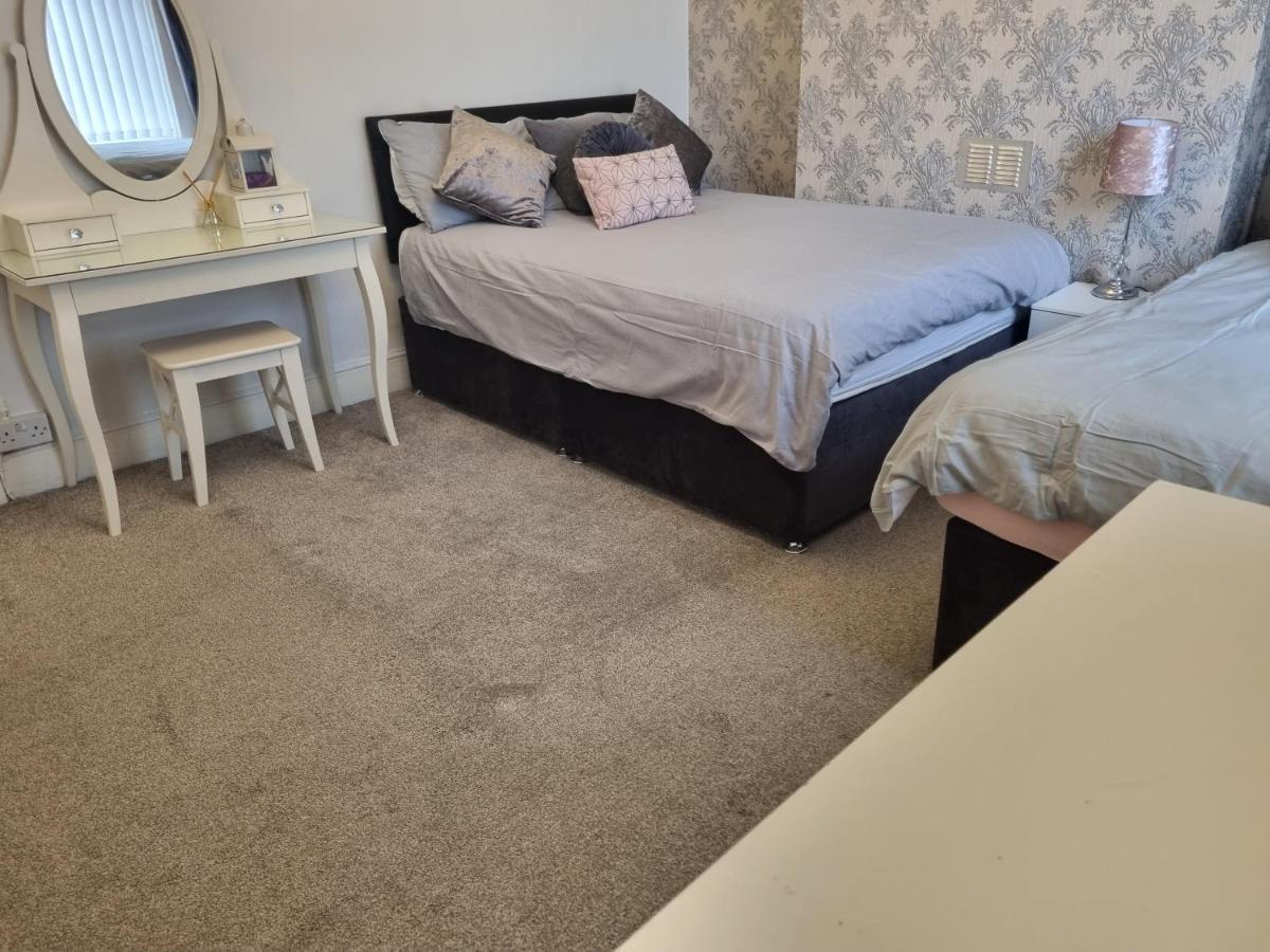Private Luxury Double Room In Cardiff Exterior photo