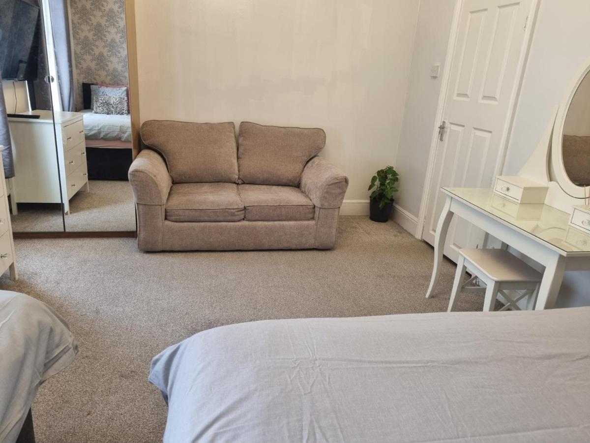 Private Luxury Double Room In Cardiff Exterior photo