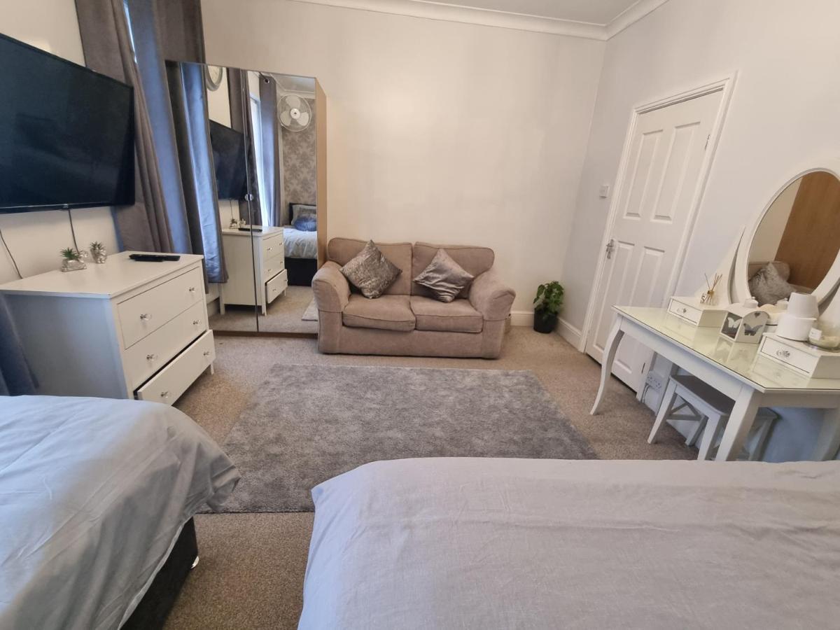 Private Luxury Double Room In Cardiff Exterior photo