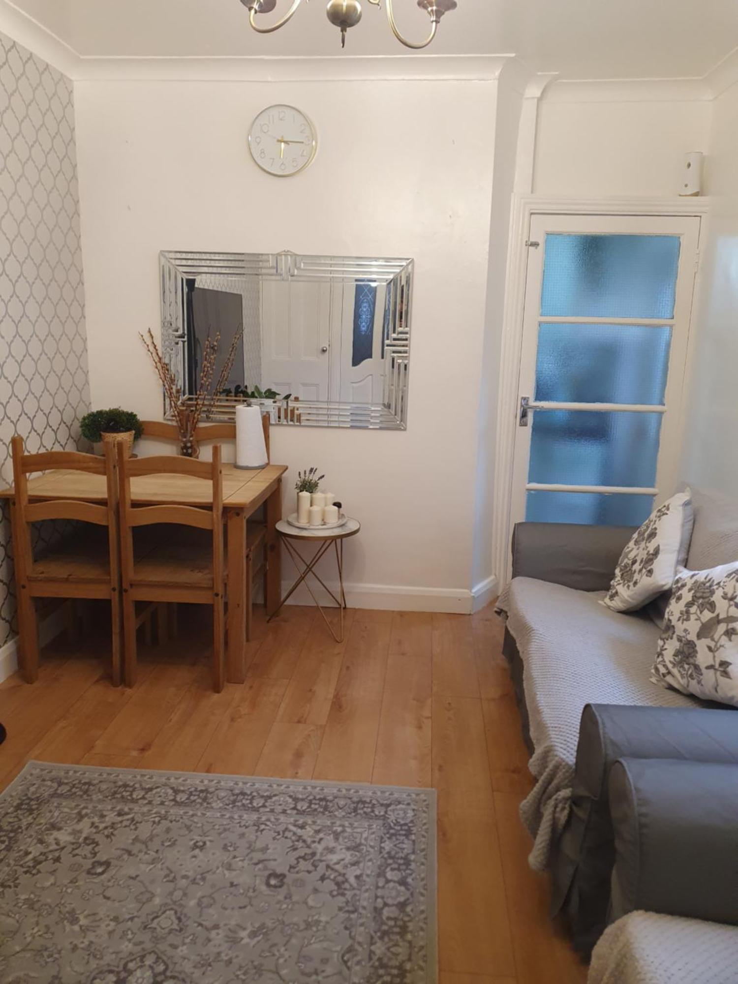 Private Luxury Double Room In Cardiff Exterior photo